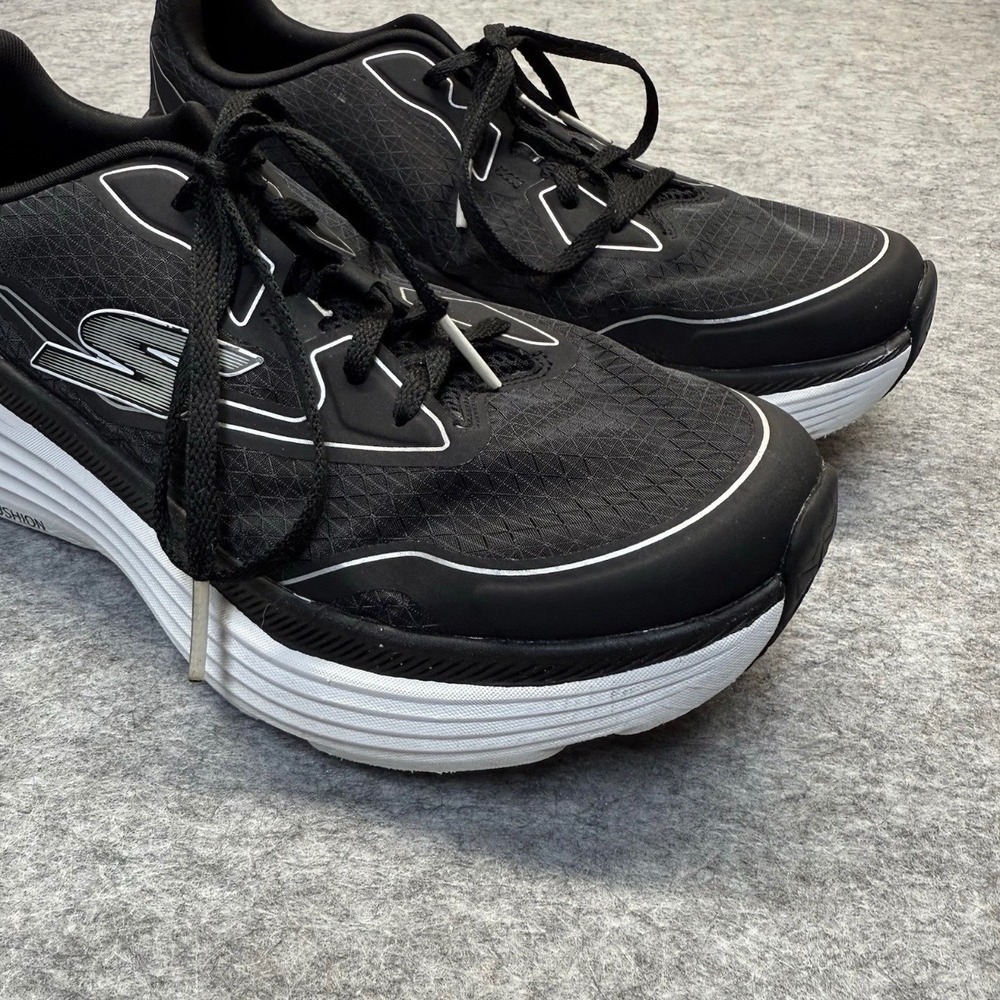 Skechers Max Cushioning Women 8.5 Delta Air Cooled Goga Mat Black Silver 129472
